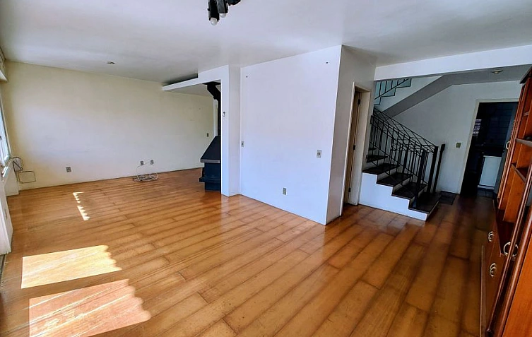 Oportunidade Única: Imóvel com 322 m² e Loja no Coração da Cidade.
